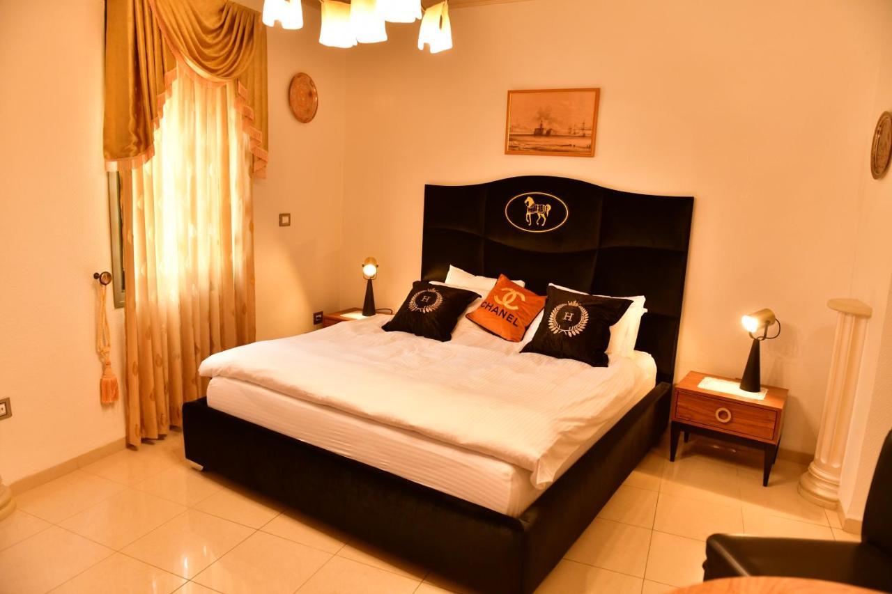 Aparthotel The German House Acre Esterno foto